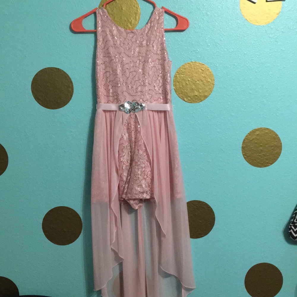 Philly short romper with waist cape